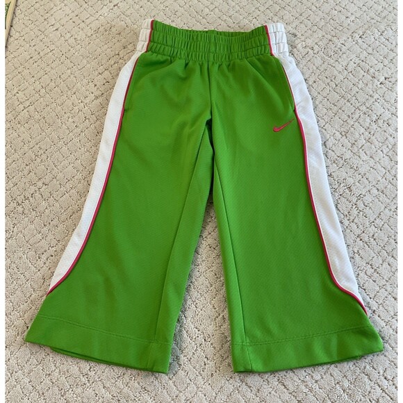 Nike Girls size Small Green Pull on waist 2 Front Pocket Active Capri.EUC - Picture 1 of 8